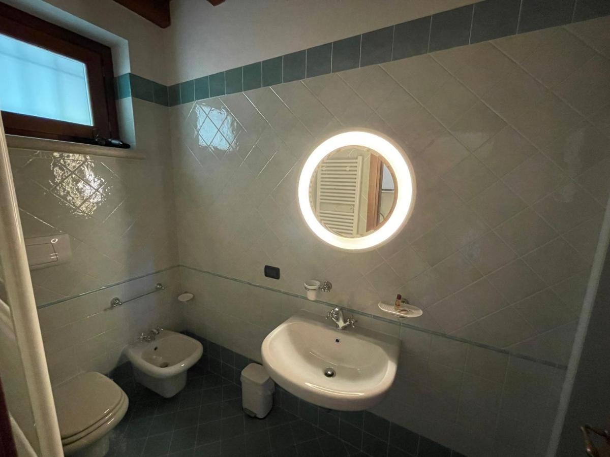 La Fiocchina - Magic Place - Apartments & Studios In Garda Lake - Countryside Farmhouse, Inside The Middle Of The Lake Salò Eksteriør billede