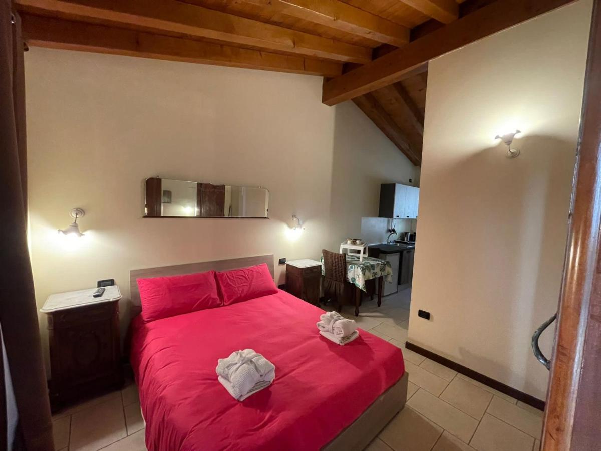 La Fiocchina - Magic Place - Apartments & Studios In Garda Lake - Countryside Farmhouse, Inside The Middle Of The Lake Salò Eksteriør billede