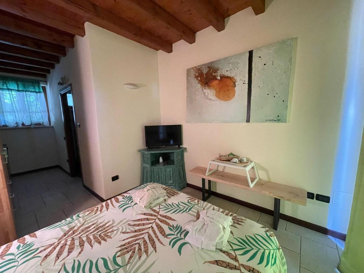 La Fiocchina - Magic Place - Apartments & Studios In Garda Lake - Countryside Farmhouse, Inside The Middle Of The Lake Salò Eksteriør billede