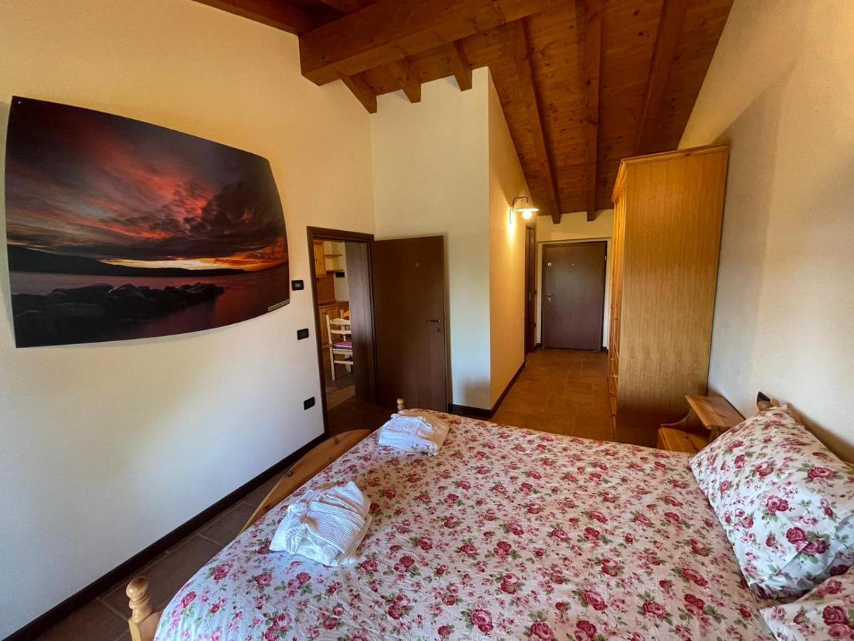 La Fiocchina - Magic Place - Apartments & Studios In Garda Lake - Countryside Farmhouse, Inside The Middle Of The Lake Salò Eksteriør billede