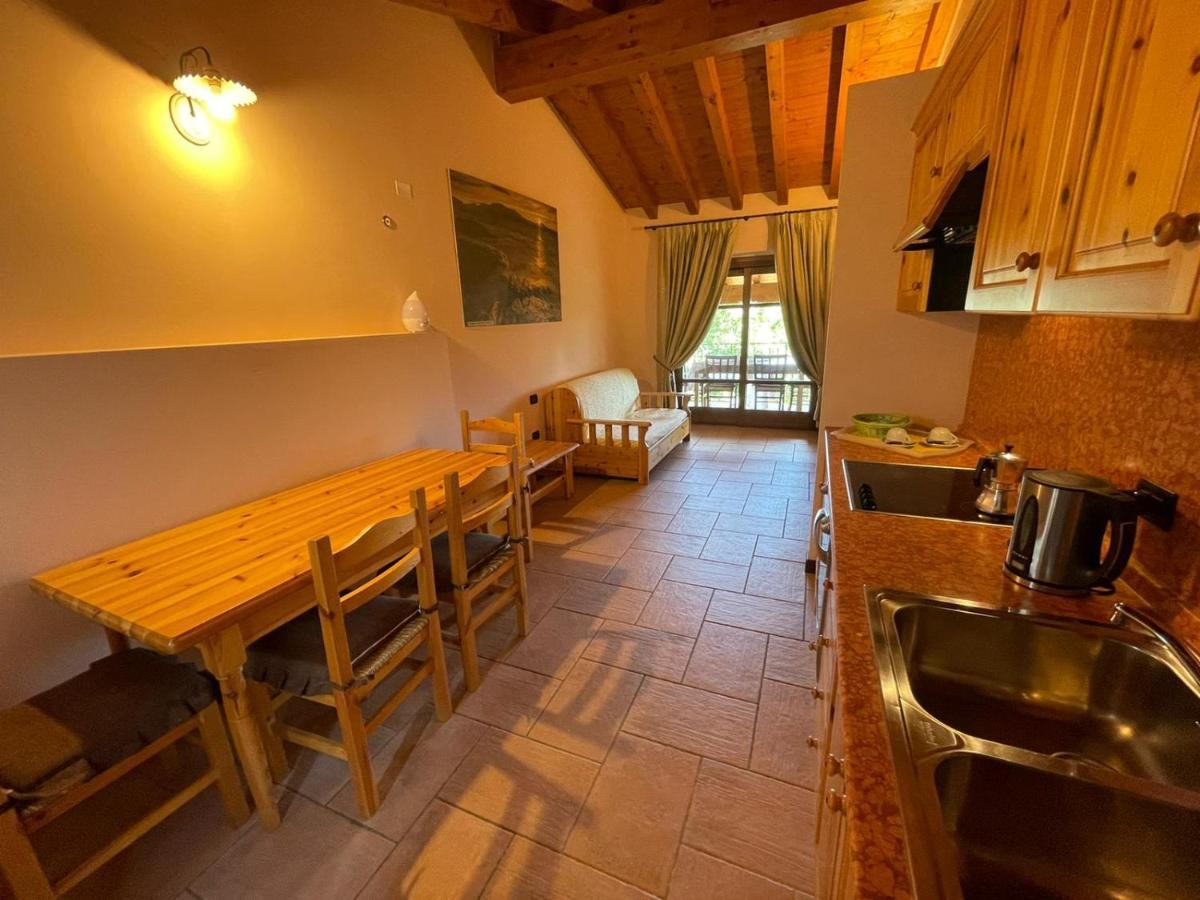 La Fiocchina - Magic Place - Apartments & Studios In Garda Lake - Countryside Farmhouse, Inside The Middle Of The Lake Salò Eksteriør billede