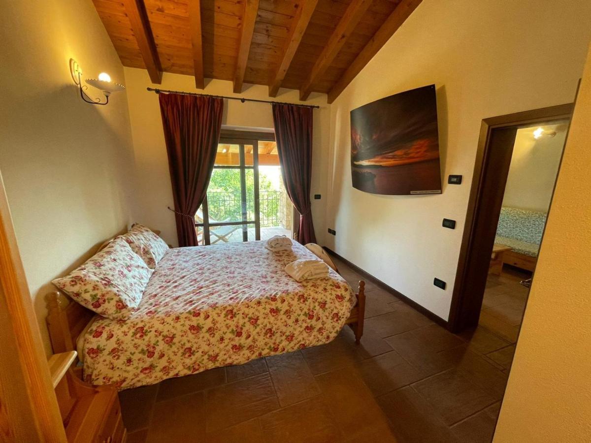 La Fiocchina - Magic Place - Apartments & Studios In Garda Lake - Countryside Farmhouse, Inside The Middle Of The Lake Salò Eksteriør billede